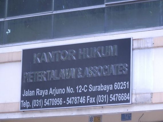 Kantor Hukum Pieter Talaway & Associates (Budi Herlambang, SH)