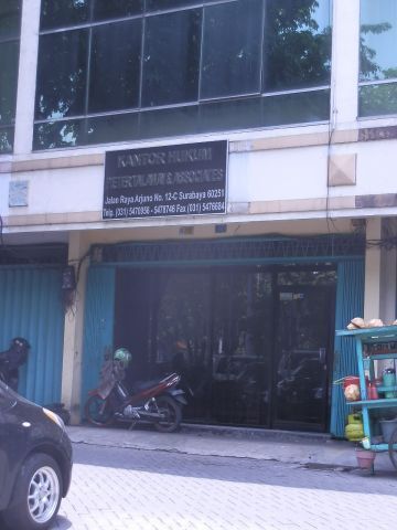 Kantor Hukum Pieter Talaway & Associates (Budi Herlambang, SH)