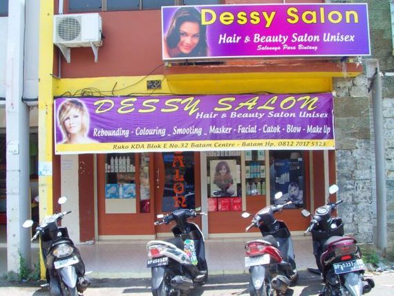 Desy Salon