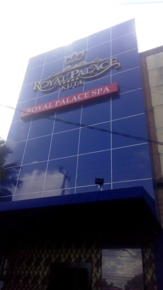 Royal Palace Spa   Entertainment