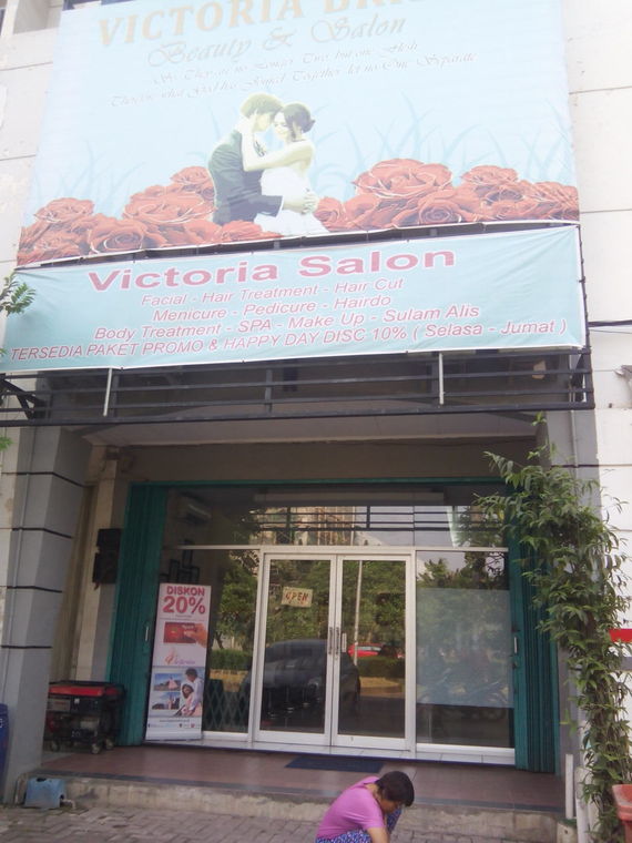 Victoria Salon