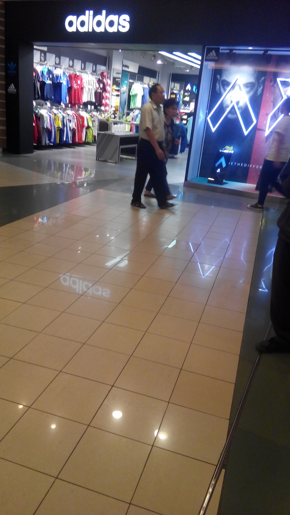 Adidas mall plaza discount norte