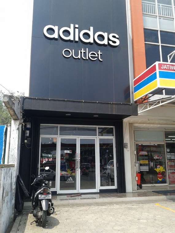 Adidas outlet kota shop tangerang selatan banten