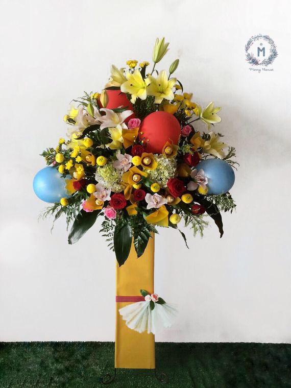 Chocolate Ferrero and Balloons Standing Flower