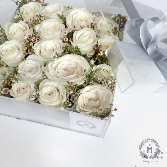 Small Bloombox White Roses