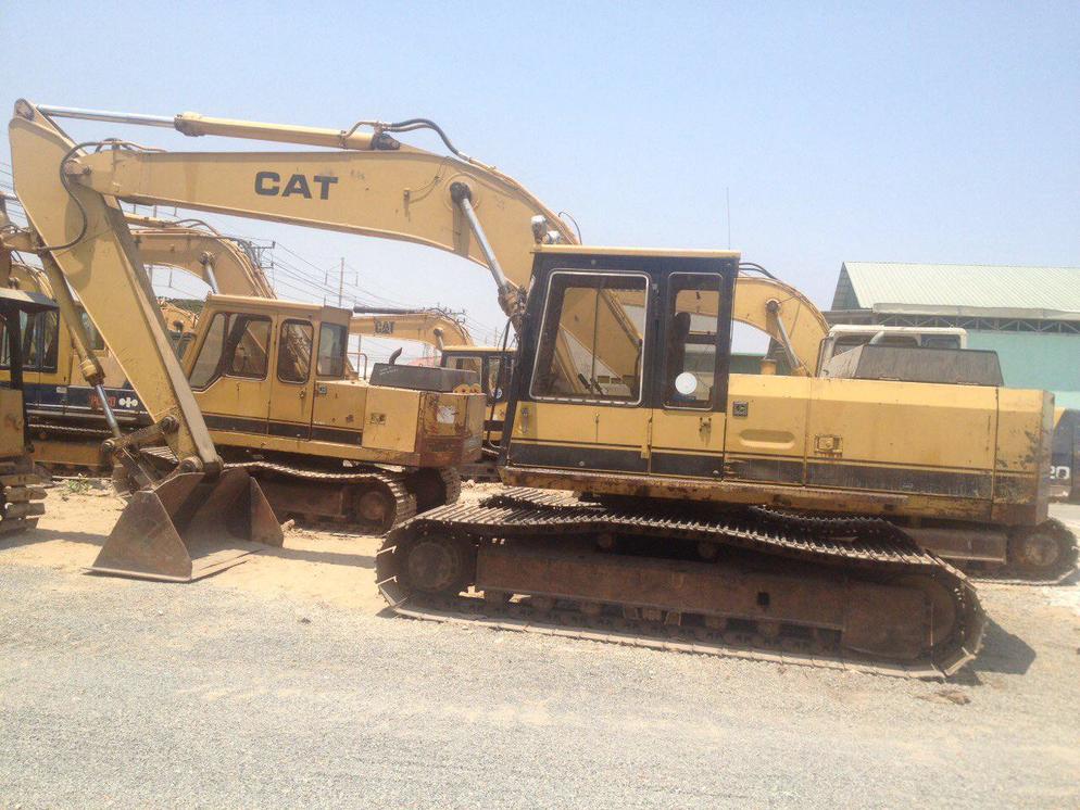 Excavator E200B