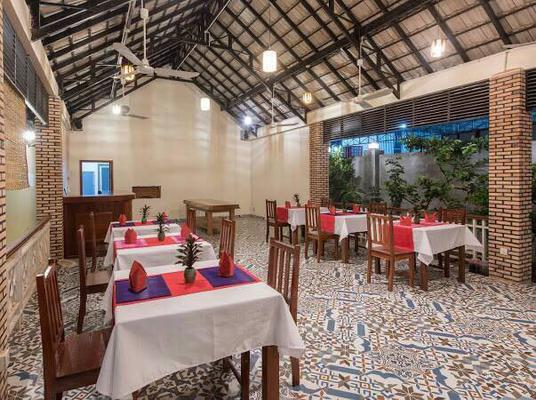 Amour D' Angkor Restaurant