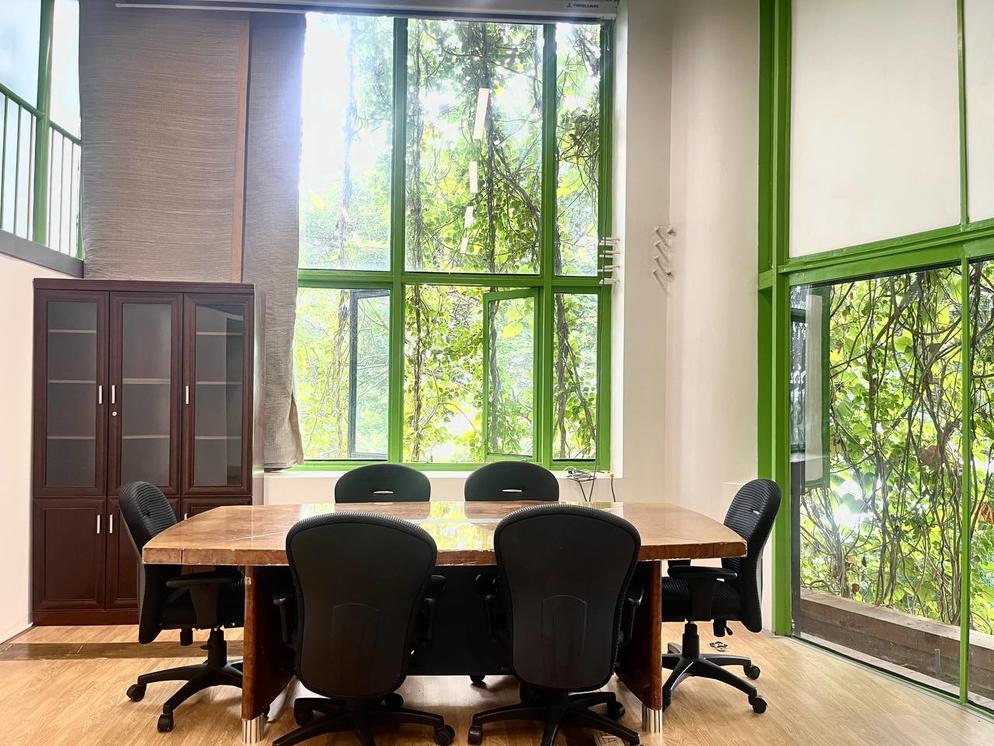 80sqm office space