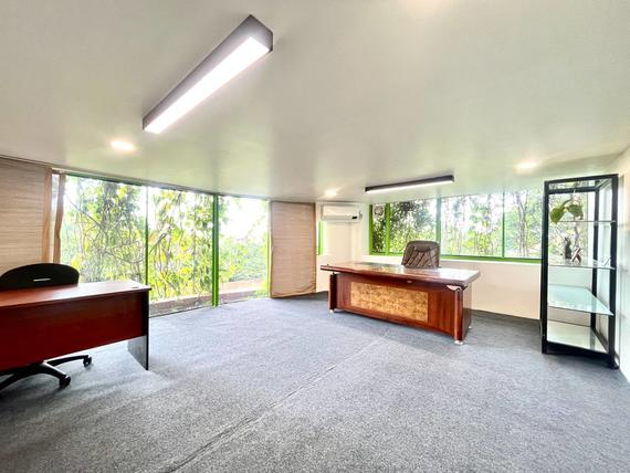 80sqm office space