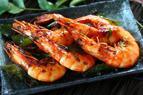 GARLIC PRAWNS WITH CURRY LEAVES