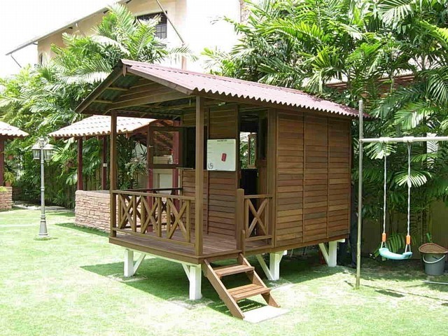 play house 6 f  x 6 ft with 4 ft verandah