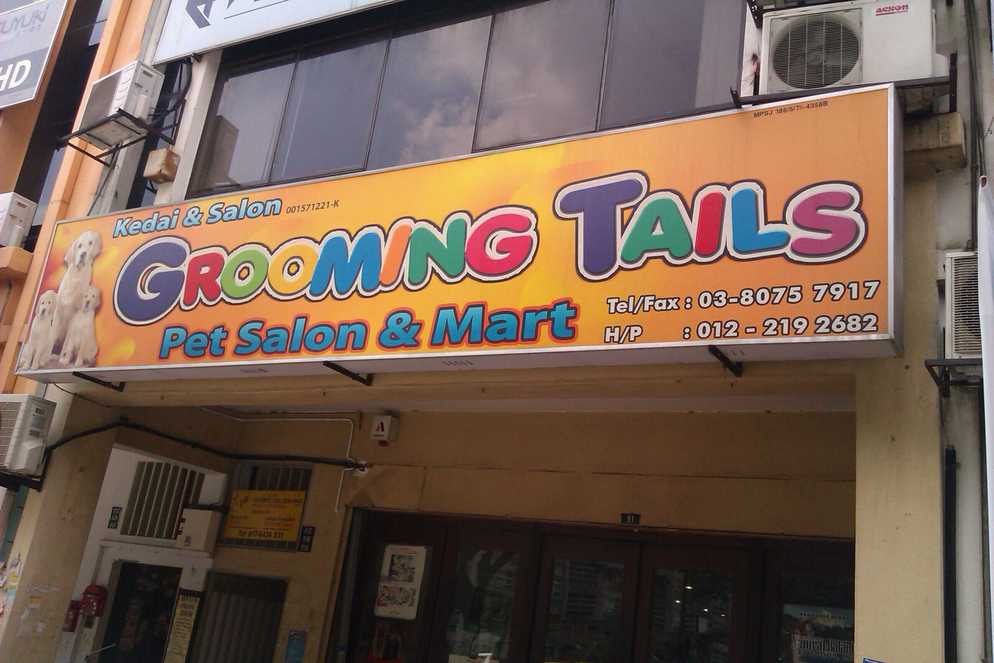 Grooming clearance tails salon