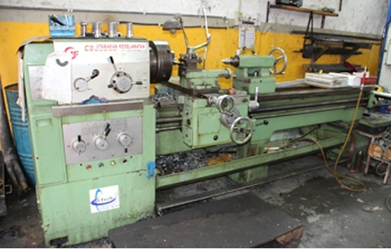 CG HIGH SPEED PRECISION LATHE MACHINE (2 meter)