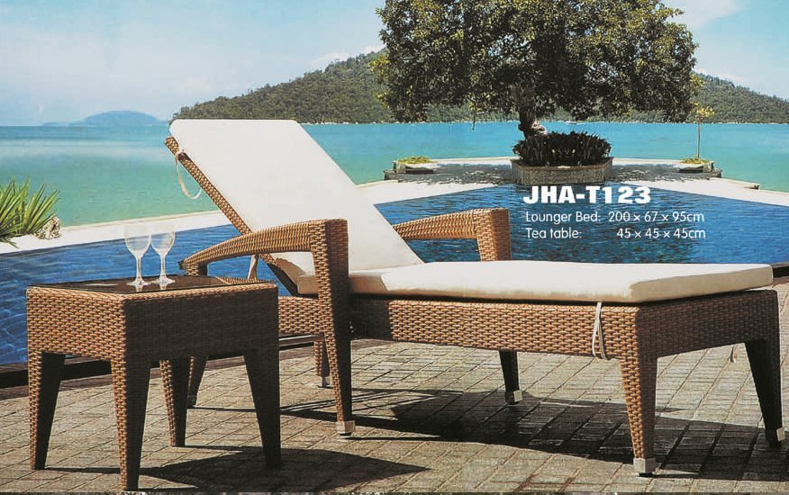 Wicker pool lounger.JHA-T123