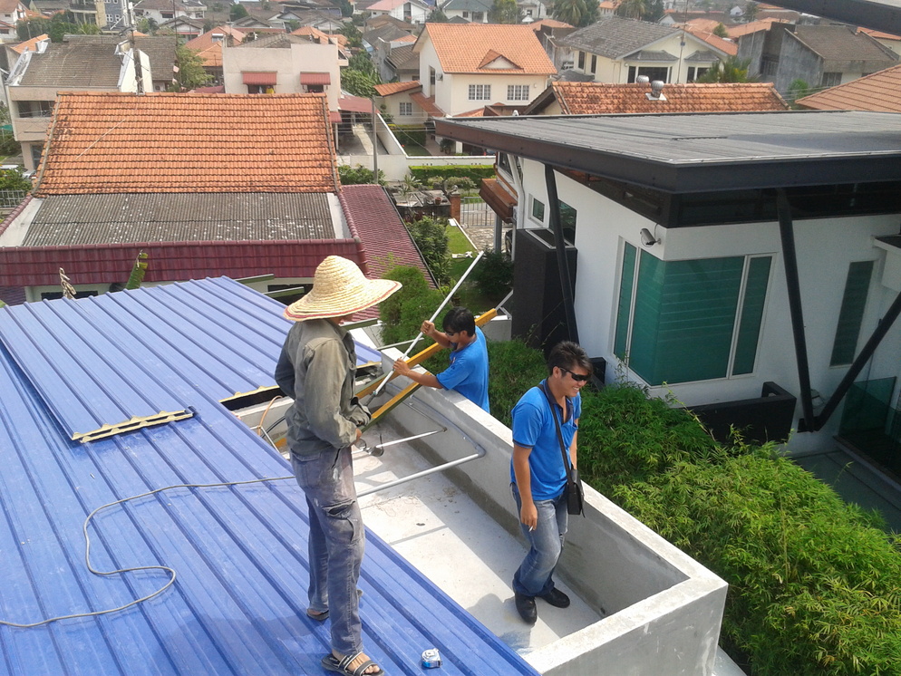 METAL ROOF
