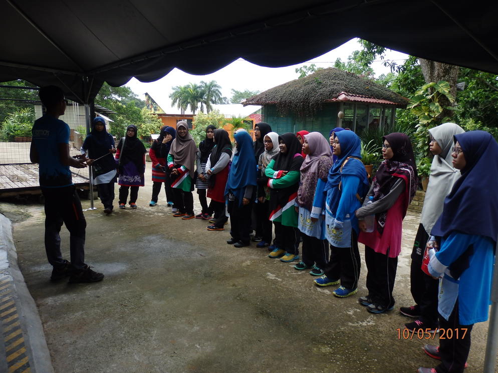 Safety Briefing by Ranger Syukri