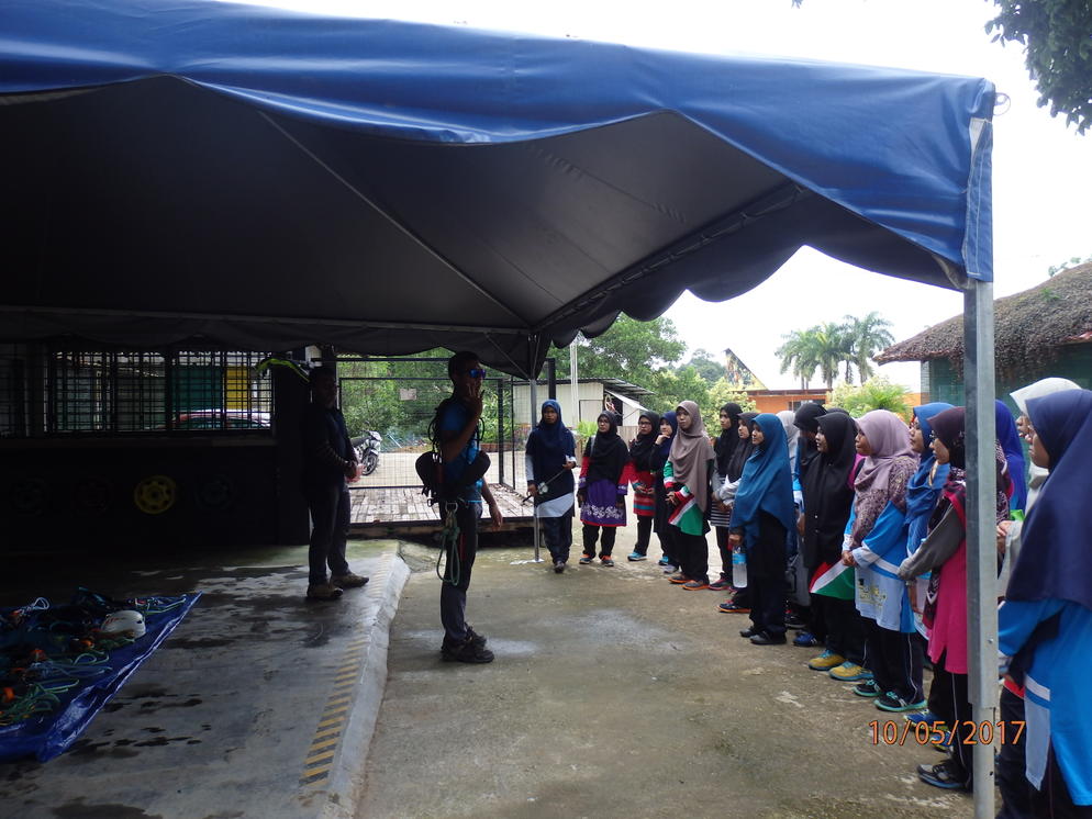 Safety Briefing by Ranger Syukri