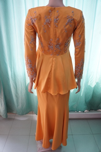 baju kurung 1 back