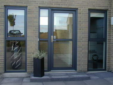 aluminium glass door