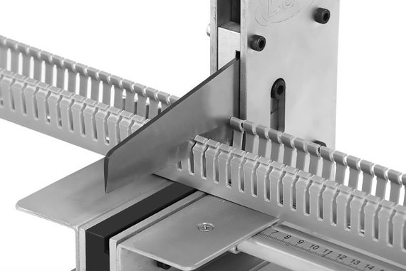 ANS WT 4 Wiring Duct Cutter 200mm (7)