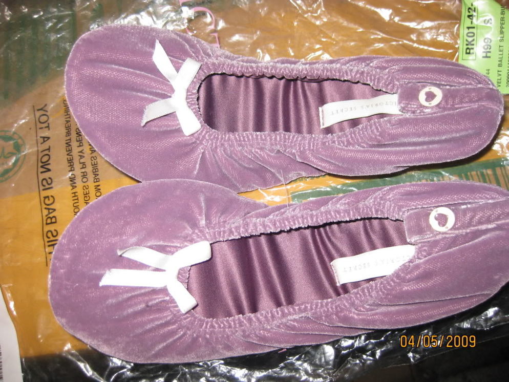 victoria secret ~Ballet Slipper Size:s (5-6) colour:H99 Burgundy CM-229744  