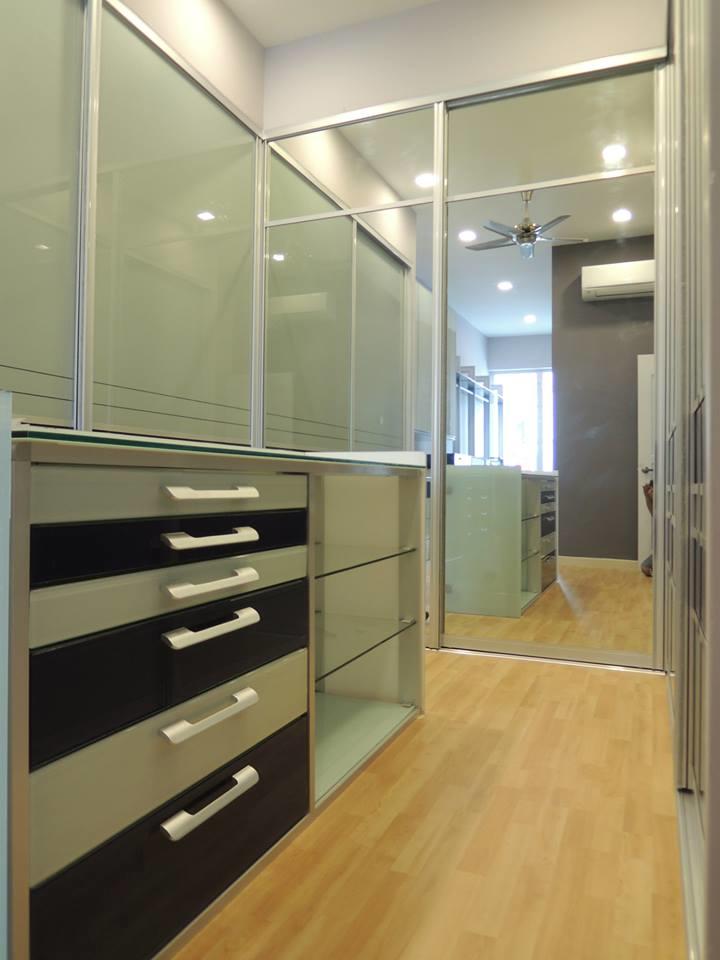 Pole System Wardrobe