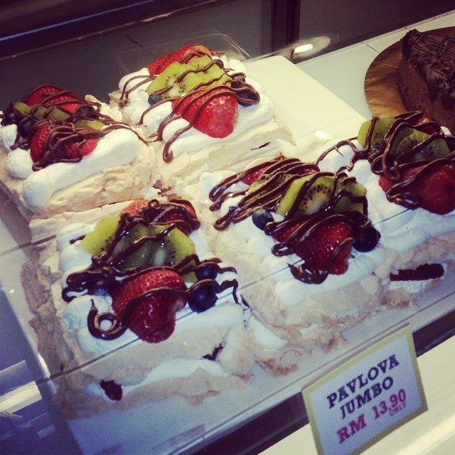 Pavlova Jumbo