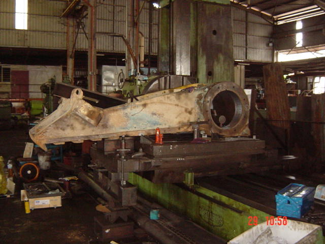 Crusher parts for repairing & servicing