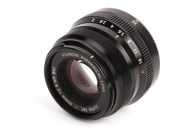 FUJIFILM XF 35MM F/2 R WR LENS (BLACK) (FUJIFILM MALAYSIA)