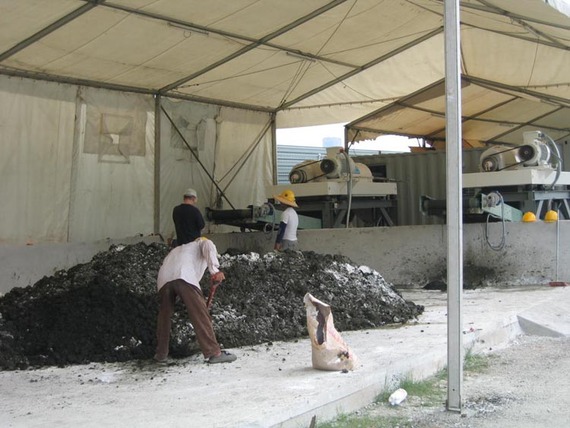 Sewage sludge dewatering - decanter