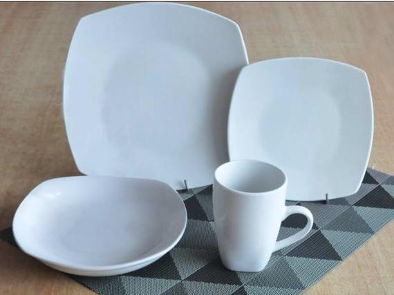 Dinnerware Set