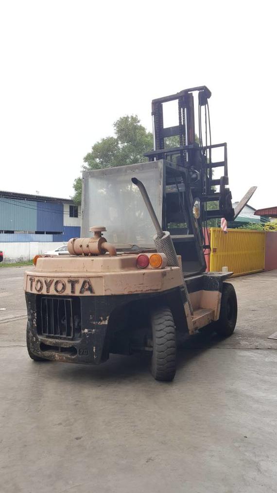 Forklift