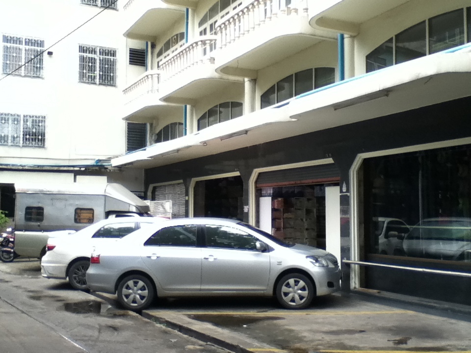 ที่จอดรถของร้านเรา