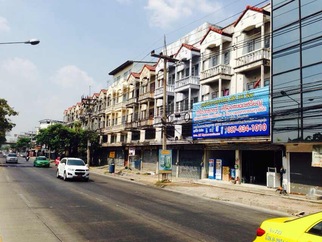 บรรยากาศร้าน MK Express