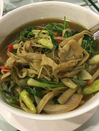 แกงหน่อไม้ใบย่านาง