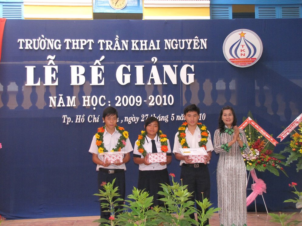 22D8C093 863C 49A5 B50B E207A3857EBB