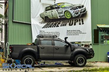 Ford Ranger trùm nhôm xước