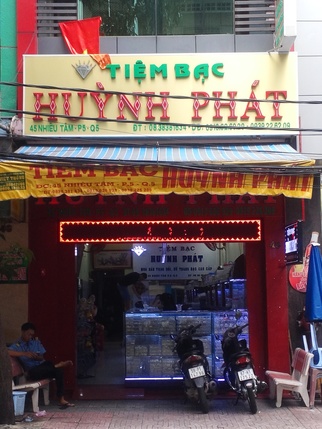 Tiệm Bạc Huỳnh Phát