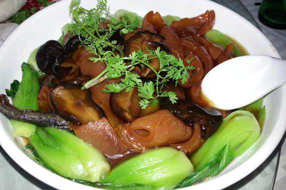 Hải Sâm hầm gân heo