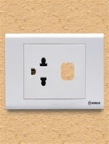 Ổ cắm đơn 3 chấu 16A với 1 lỗ