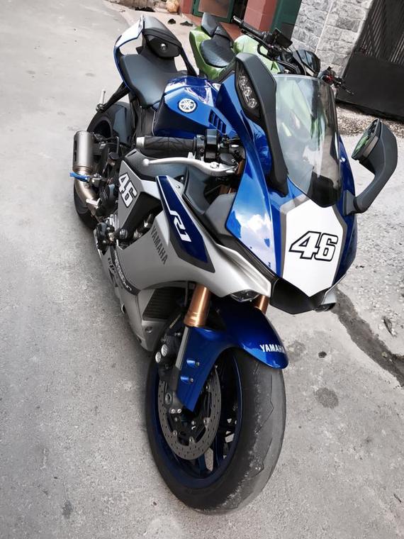 Yamaha R1 R1-02