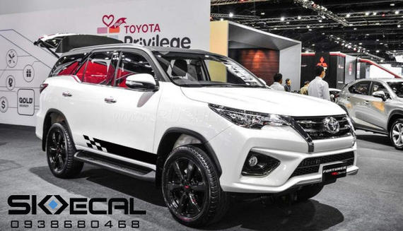 Toyota Fortuner FR-01