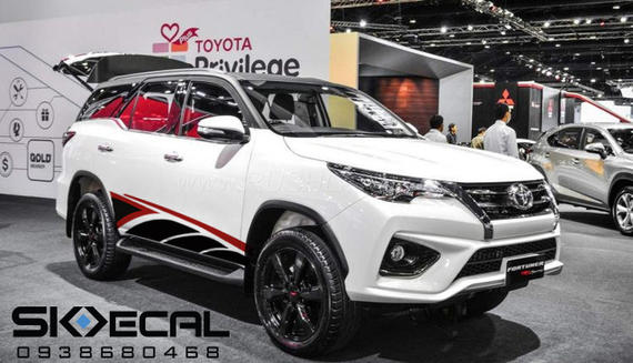 Toyota Fortuner FR-02