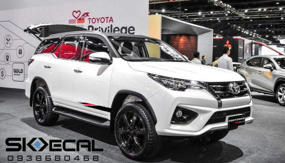 Toyota Fortuner FR-03