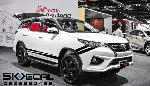 Toyota Fortuner FR-04