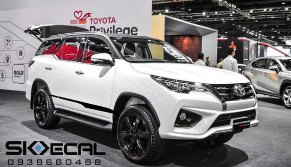 Toyota Fortuner FR-09